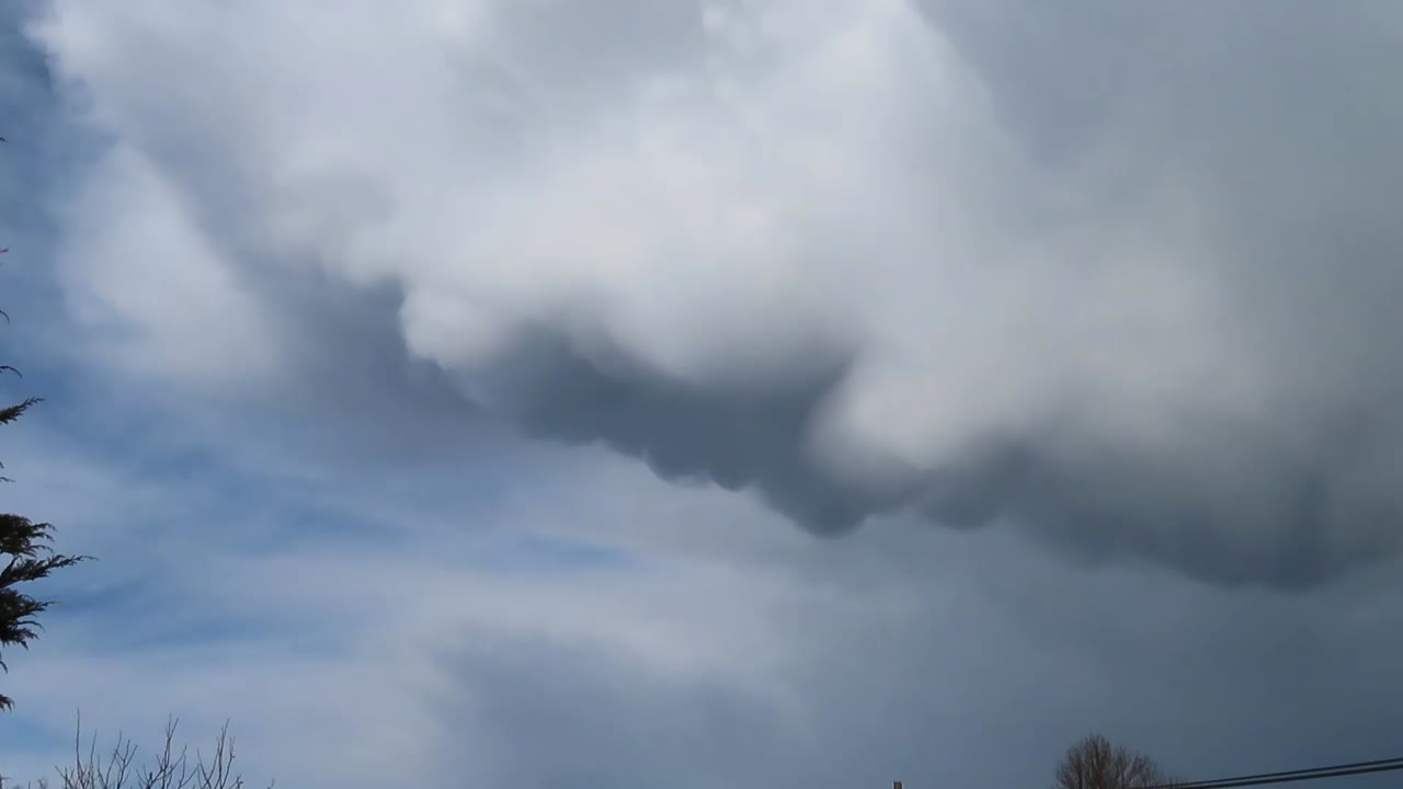 Mammatus Wolken an einer Gewitterfront